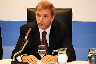 Sebastián Bauzá, presidente de la Asociación Uruguaya de Fútbol.