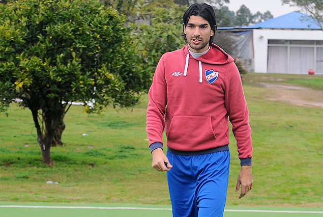 El trajinar de Sebastián Abreu este viernes en Los Céspedes, donde entrenó  en musculación. 