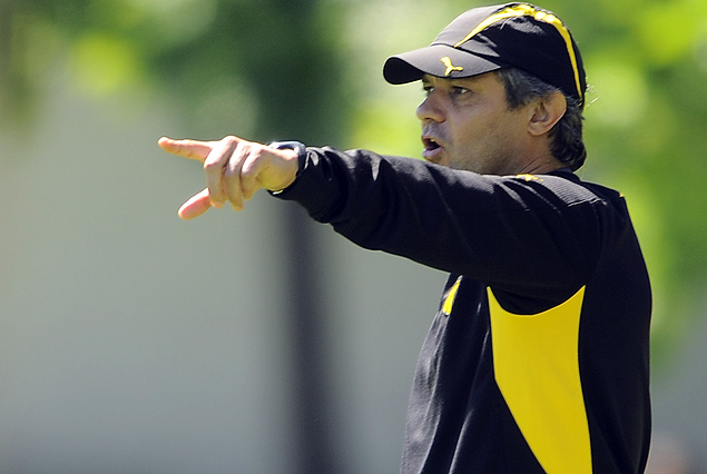 Jorge "Tito" Goncalvez, entrenador de Peñarol, de punta al clásico. 