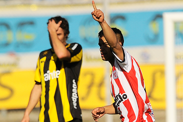 Con este gol de Cristian Techera ante Peñarol, River Plate, arranca a soñar con el Apertura 2013.