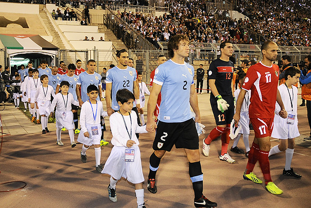 "Lo supimos liquidar gracias al gran potencial con que contamos en ataque", Diego Lugano, el capitán comandado el ingreso de los celestes a la cancha. 