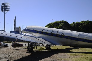 En las entrañas del avión quedan fantasmas de una historia nunca contada.