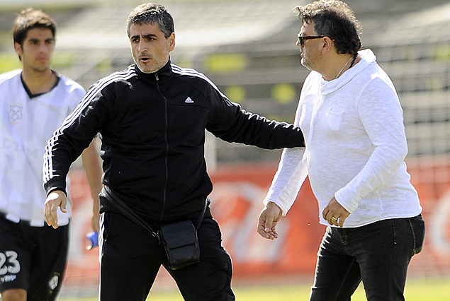 Vicente Celio (presidente de la SAD de la IASA) y Giménez, presidente del club, el domingo en la cancha del Parque Viera. 