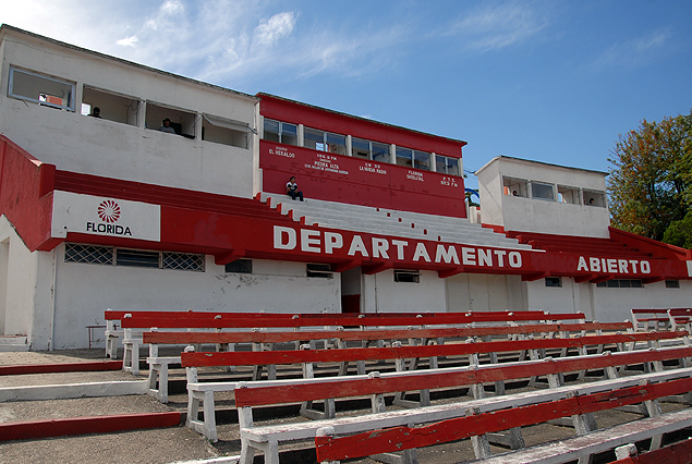 el Estadio Campeones Olímpicos de Florida recibirá el partido del sábado entre El Tanque Sisley y Peñarol. 