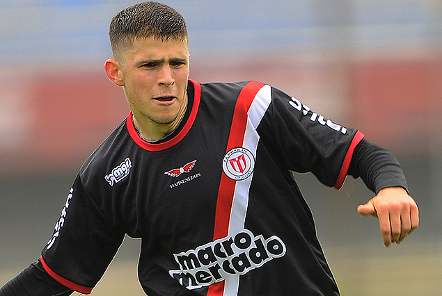 Giovanni González, lateral derecho, el hijo de "Juanchi" González, debutó en River Plate.