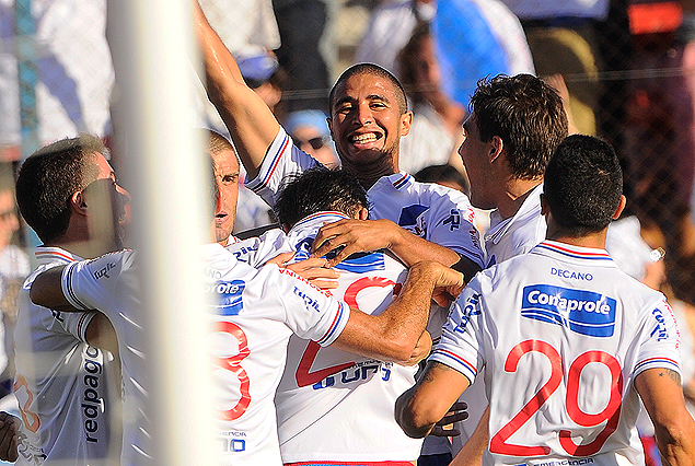 Diego Arismendi festeja su gol, el que le dio el triunfo ante Cerro y el título del Torneo Apertura 2014.