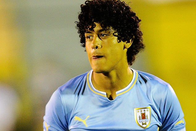 Mauricio Lemos, firme en la zaga celeste.