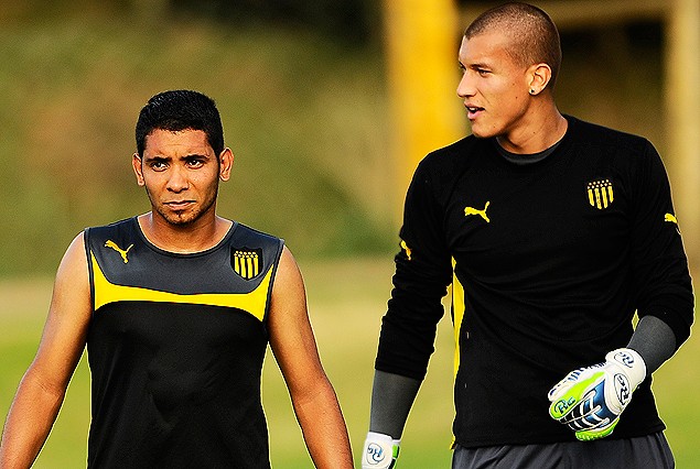 Cristian Palacios y Washington Aguerre en el equipo titular. 