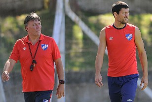 El Prof. Julio Moreno y "Nacho" González en recuperación del esguince. 