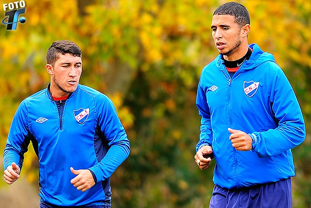 Alfonso Espino y Diego Arismendi del trote a la cancha en Los Céspedes.