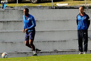 Ribair Rodríguez retomó el contacto con la pelota. 