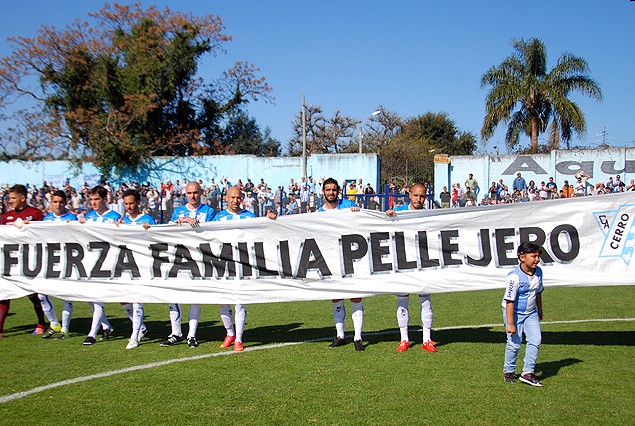 El apoyo del plantel de Cerro a su capitán. 