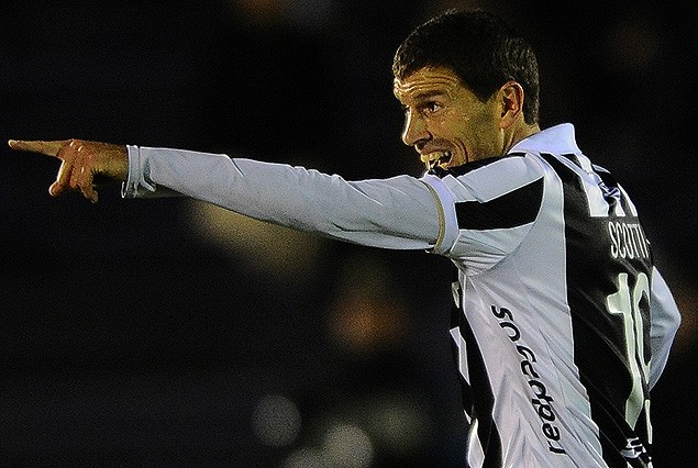 Diego Scotti abrió el camino del triunfo para Wanderers. 