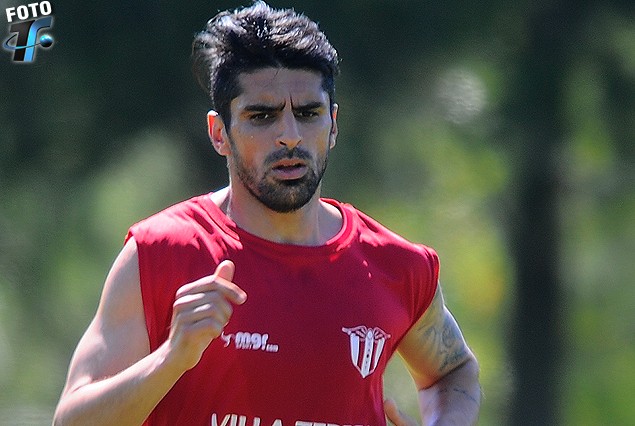 Johnny Galli, una de las caras nuevas y sorpresa en el Villa ante Danubio.