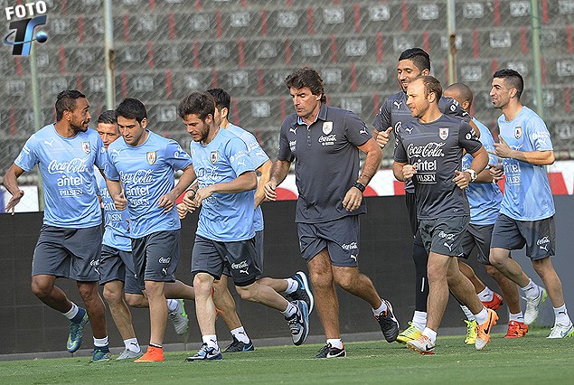 El trabajo regenerativo de los futbolistas celestes. 